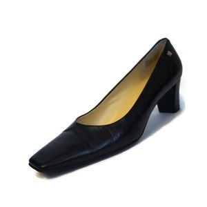 Etienne Aigner black leather pumps Size 11M